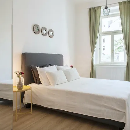 Kent Ridge Loft Apartment Prague Exterior photo